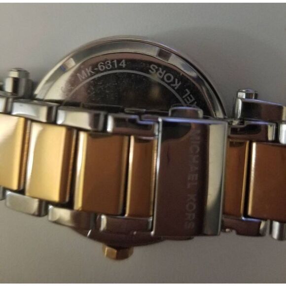 Michael Kors Women's Parker Two-Tone Rose Gold & Silver Crystal Bezel Watch - Picture 6 of 8